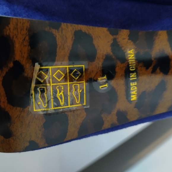 BETTIE PAGE Royal Blue Beaded Platform Pump size 11 - Picture 3 of 8